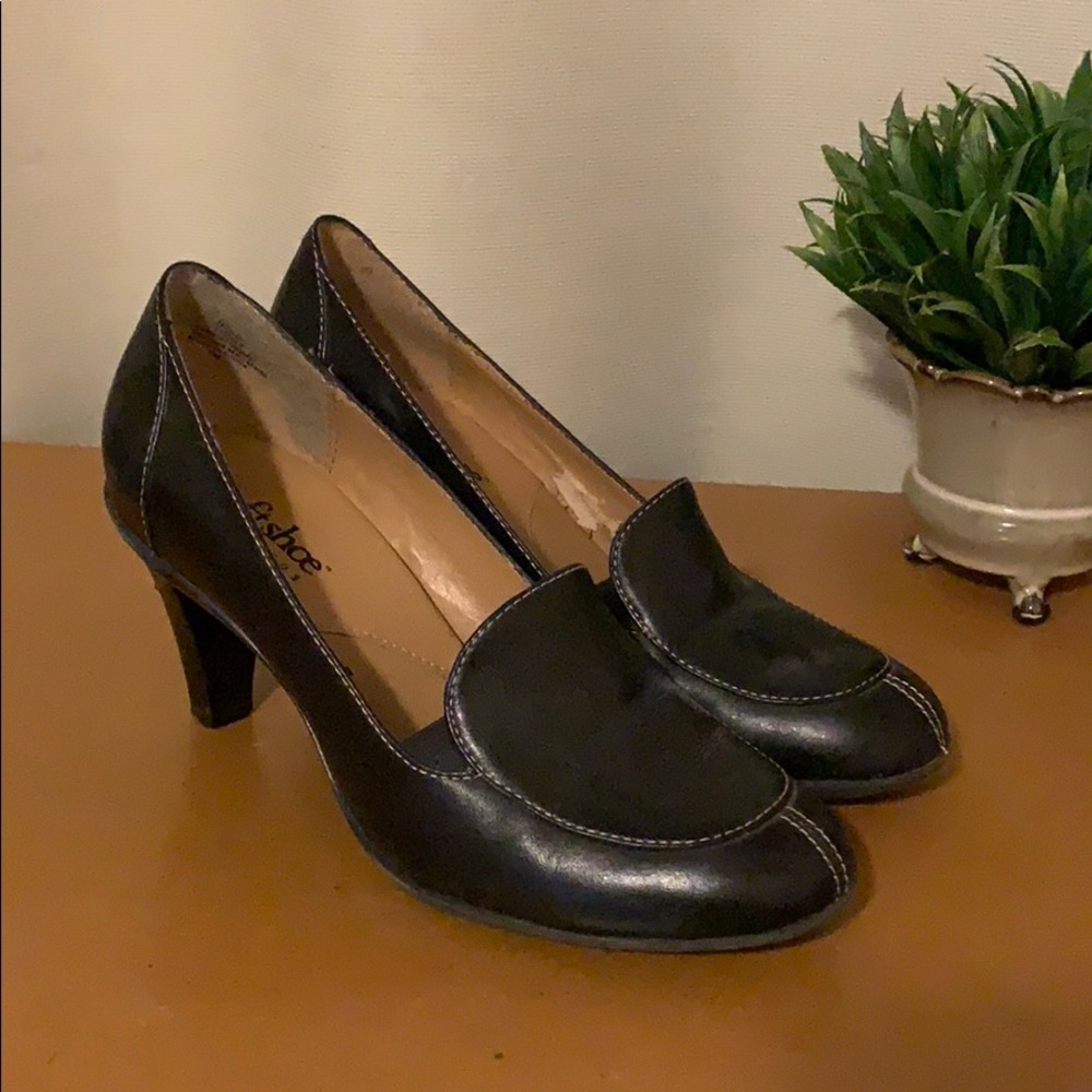 Heeled loafers